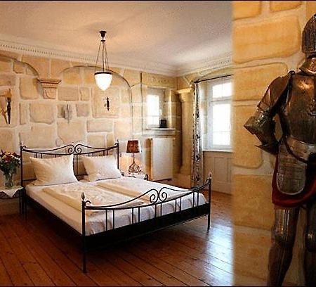 Knopf Und Knopf Erlebniswelt Hotel Warthausen Room photo