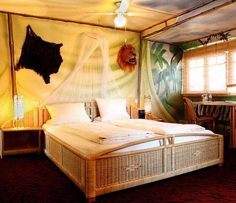 Knopf Und Knopf Erlebniswelt Hotel Warthausen Room photo
